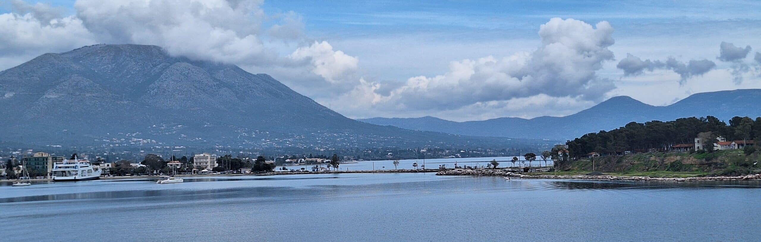 2025-03 ankern im Hafen von Eretria auf EVIA GR