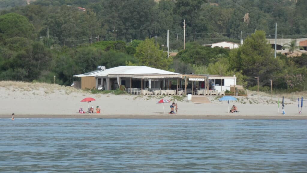 Lithos Beach Club,Spiaggia di Foxi Manna